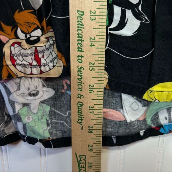Women’s Looney Tunes Scrub Top What’s Up Doc? Taz Bugs Bunny Tweety Bird Sz 3xl - Picture 14 of 16